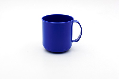 Caneca de plastico escolar